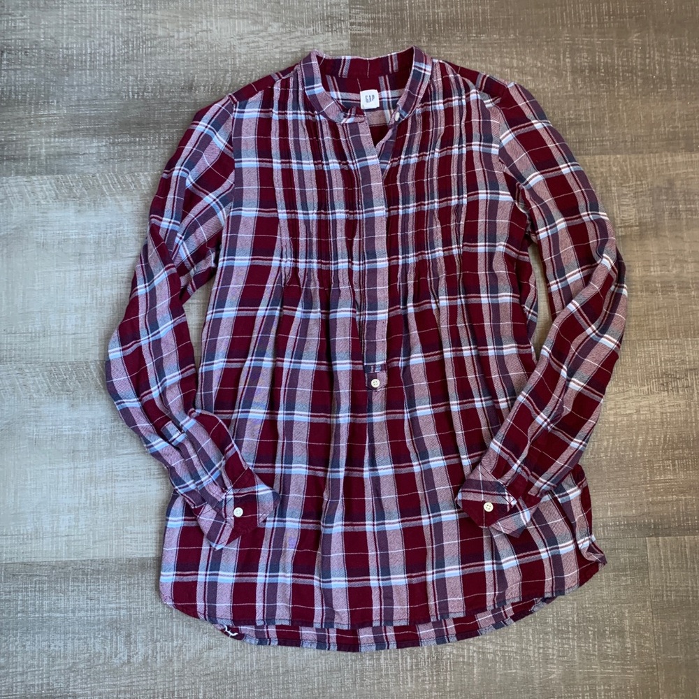 Gap ruffled front pullover tunic flannel American red white and blue
